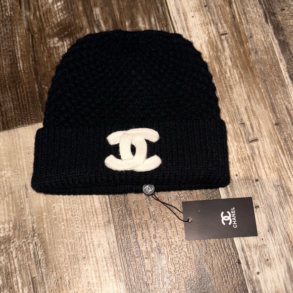 Chanel cashmere beanie - Picture 2 of 5